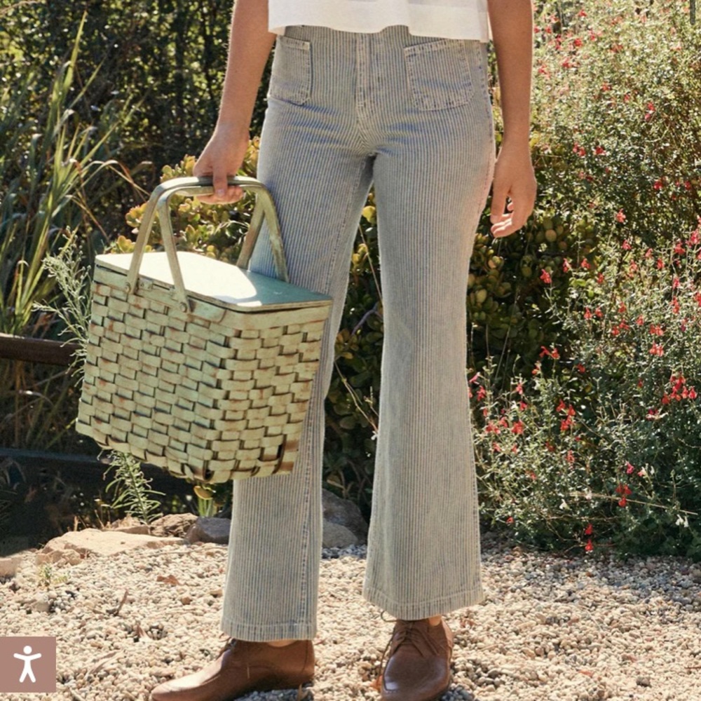ISO: CD lula jeans, railroad stripe, 29